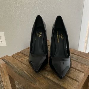 Italia Versace 19-69 Black Heels Size 7.5m
